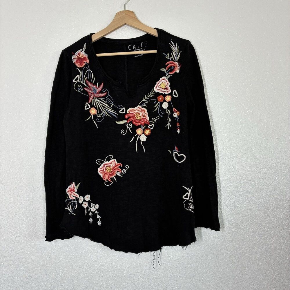CAITE Blouse Womens XS Black Floral Embroidered V Neck Long Sleeve Boho Tunic